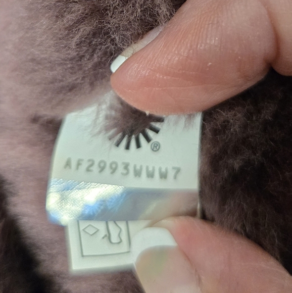 Womens UGGS  CLASSIC SHORT ll  Metallic Boots - Picture 6 of 9